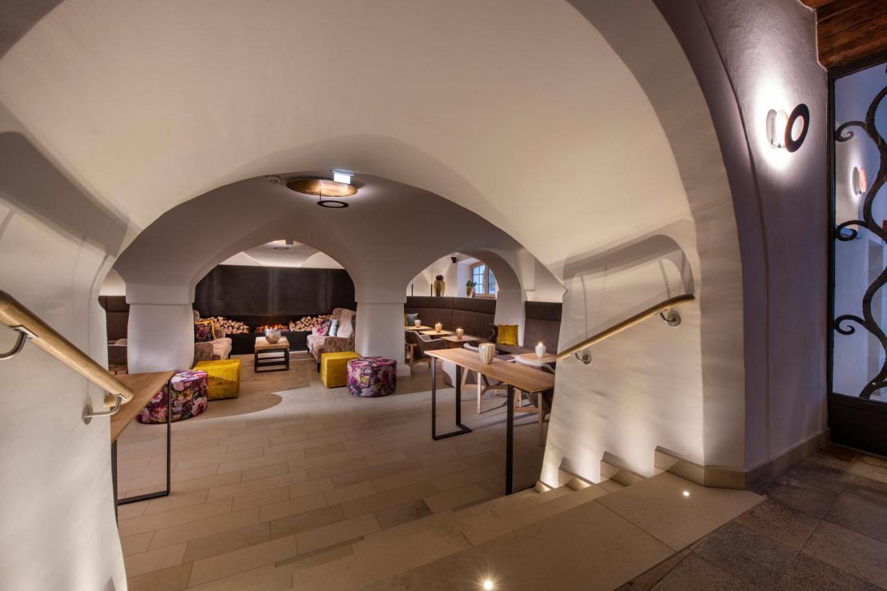 Posthotel พฟุนด์ส ภายนอก รูปภาพ
